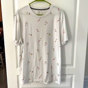 Men’s short sleeve old navy tee white with surfers